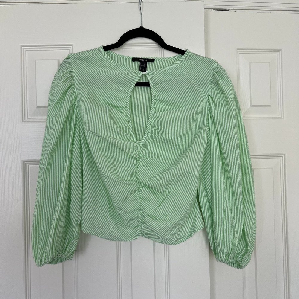 NEW Forever 21 Light Green Blouse w Puff Sleeves Plunging Neckline Size L